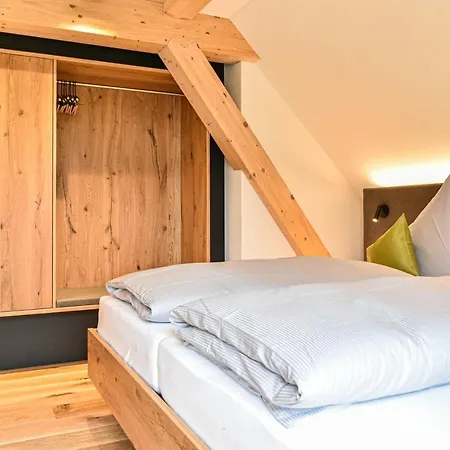 Landhotel Und Apartments Sonneck 3*